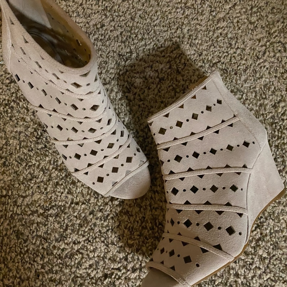 Michael Kora wedge shoe